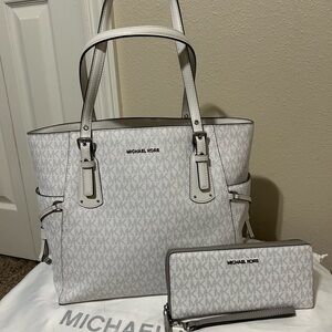 Michael Kors Gray and White Monogram Voyager Tote and Continental Wallet Set